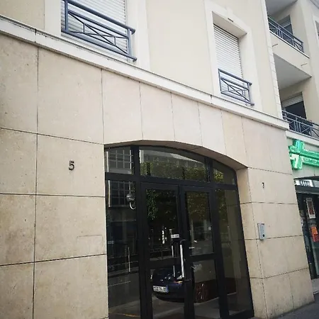 Charmant Studio Meublé De 30m2 - * Arpajon